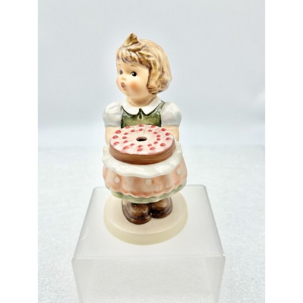 1983 HUMMEL GOEBEL Birthday Candle Collectors Club 10 #440 TMK 6 Special Edition